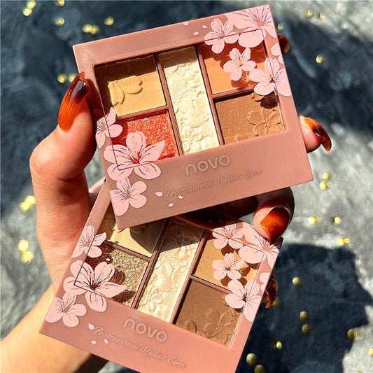 Professional stylist eyes Eyeshadow from Novo-ظلال العيون باليت من نوفو