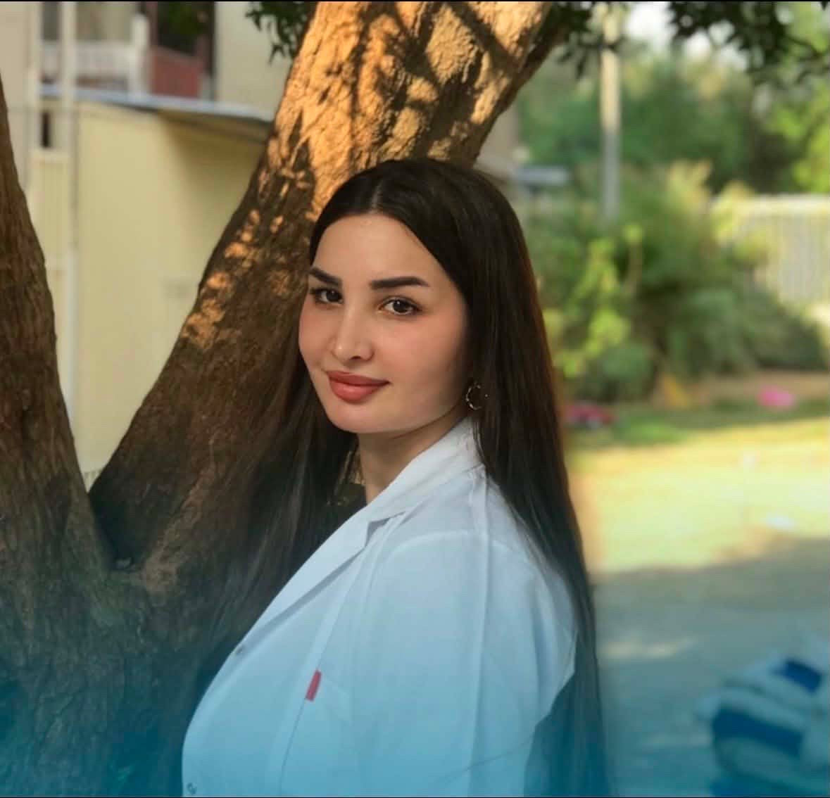 صيدلانية أية