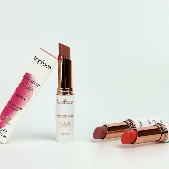 Topface lipstick enriched with squalane - أحمر الشفاه ستيك للشفاه حساسة