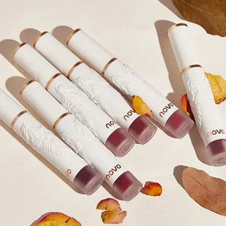 Light feather soft mist lip glaze from Novo-قلم الشفاه نوفو سائل